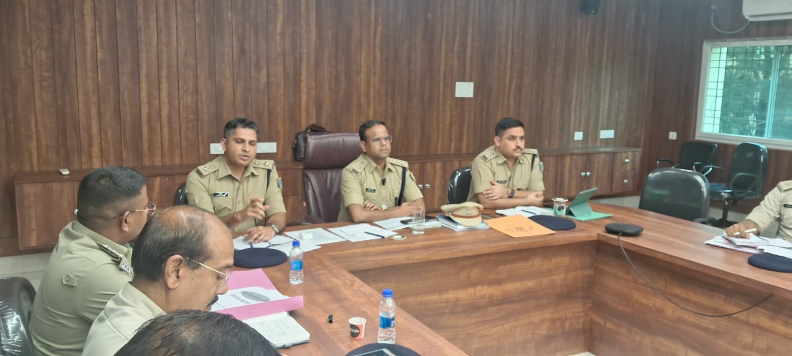 Jamshedpur News : पुलिस अधिकारियों का सरकारी मोबाइल बंद मिला तो होगी कार्रवाई- SSP
