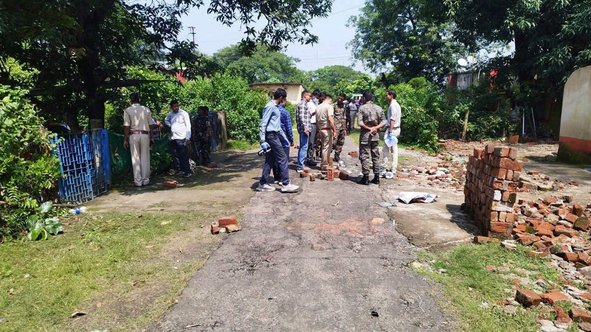 Bokaro News :चंद्रपुरा डबल मर्डर केस की जांच तेज, FSL टीम ने लिया घटनास्थल का जायजा