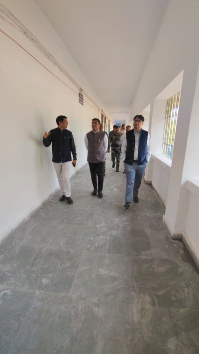 रामगढ़ः डीसी ने डिस्पैच सेंटर, स्ट्रांग रूम व मतगणना केंद्र का किया निरीक्षण