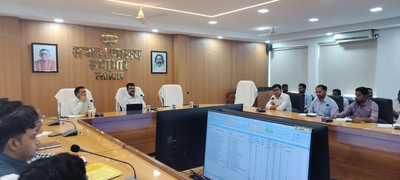 गैस की कालाबाजारी की शिकायत मिली तो एजेंसीयों पर होगी कार्रवाई: लातेहार डीसी