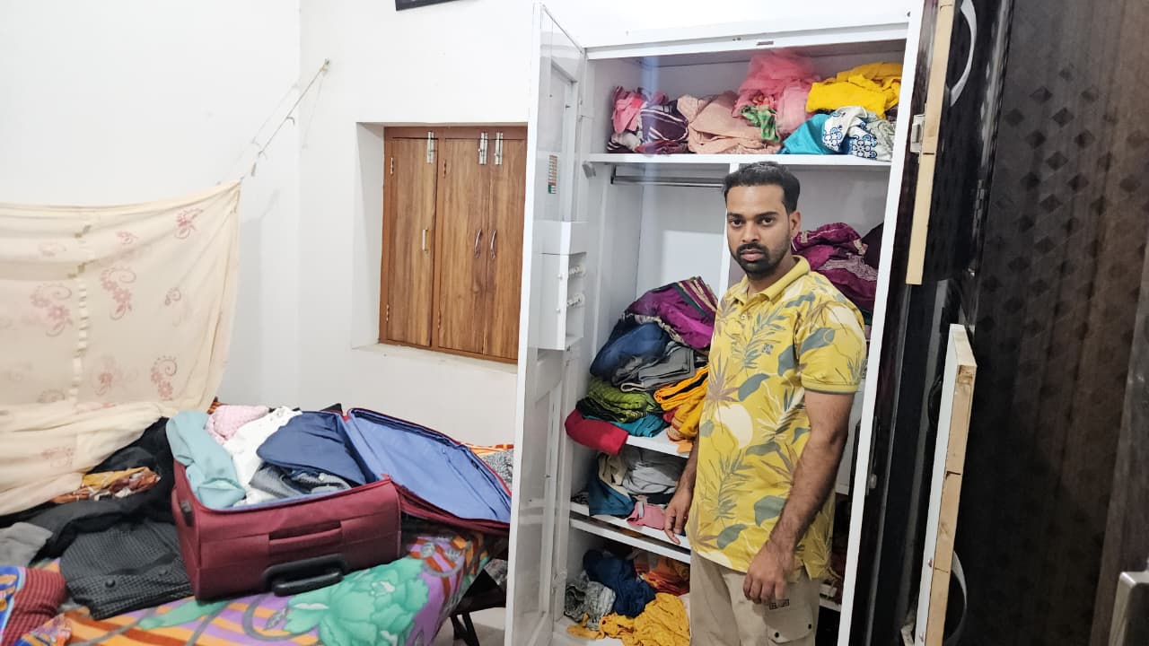 गिरिडीहः रेलकर्मी के बंद आवास का ताला तोड़ नकदी, जेवरात समेत लाखों की चोरी