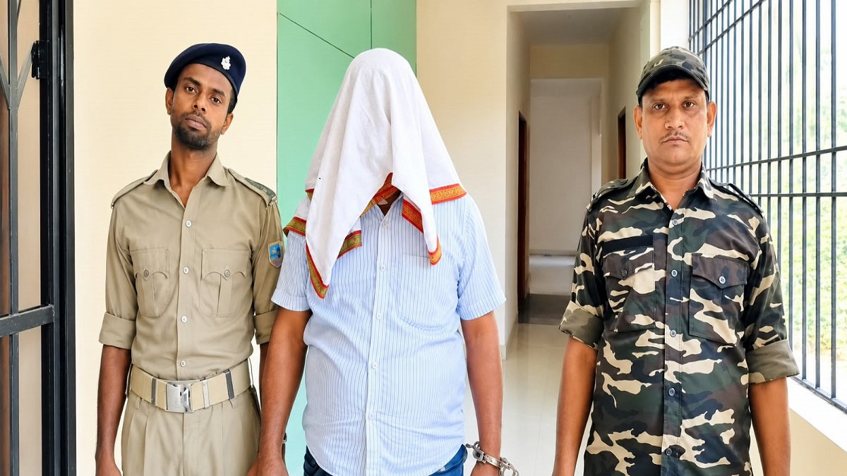 Youth arrested with liquor