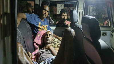 Jamtara News : नरायणपुर में अनियंत्रित स्कॉर्पियो से कुचलकर 4 लोग घायल