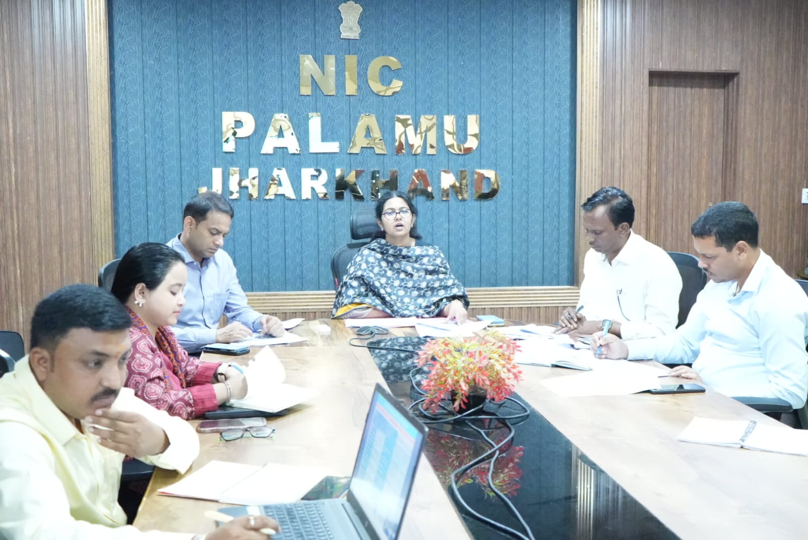 जलापूर्ति योजनाओं में 10 दिन में प्रगति नहीं हुई तो कार्रवाई: पलामू डीसी