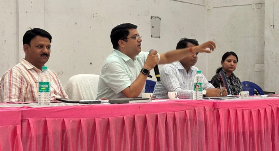 रामगढ़ में SIR की तैयारी, प्रशिक्षण में BLO को दी गई स्टीकर मैपिंग की जानकारी