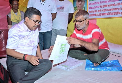 Bokaro News : डीसी के आश्वासन पर सतीश जायसवाल का अनशन समाप्त