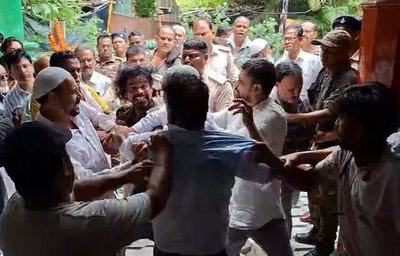 Dhanbad News : वक्फ कमेटी का विवाद गहराया, पदभार ग्रहण के दौरान हंगामा, धक्का-मुक्की