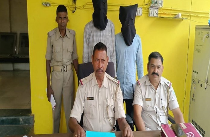 Saraikela News : BNS एक्ट के मामले में पश्चिम बंगाल के दो आरोपी गिरफ्तार, जेल भेजे गए