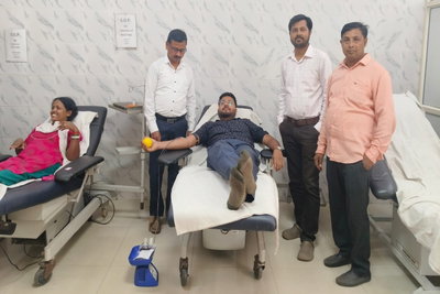 Hazaribagh News : सदर अस्पताल में मेगा रक्तदान शिविर, संगठनों व युवाओं ने लिया भाग