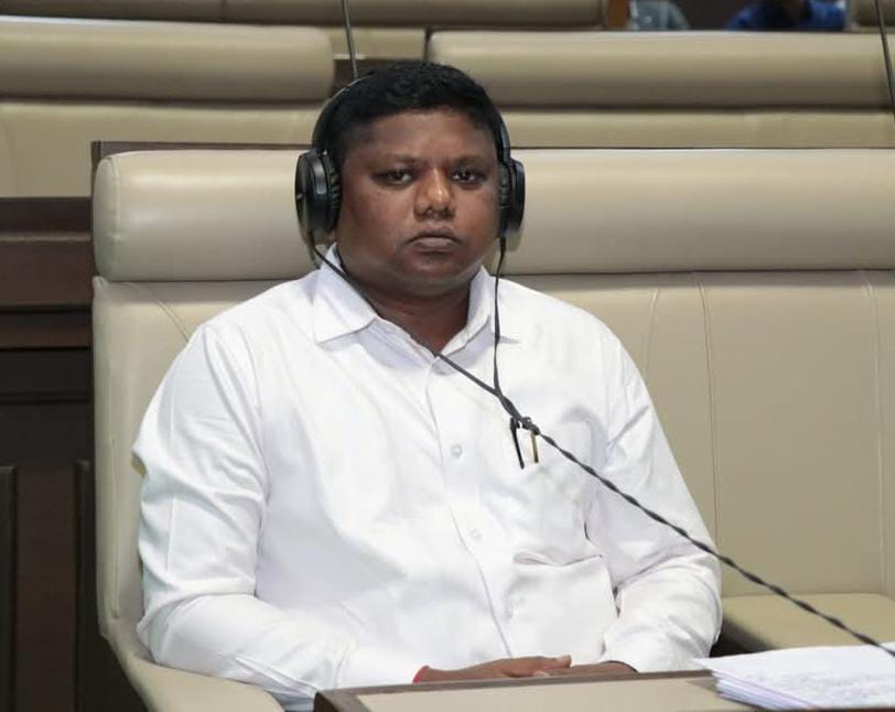 चाईबासाः गुदड़ी प्रखंड में नेटवर्क की सुविधा नहीं, विधायक ने सदन में उठाया मामला