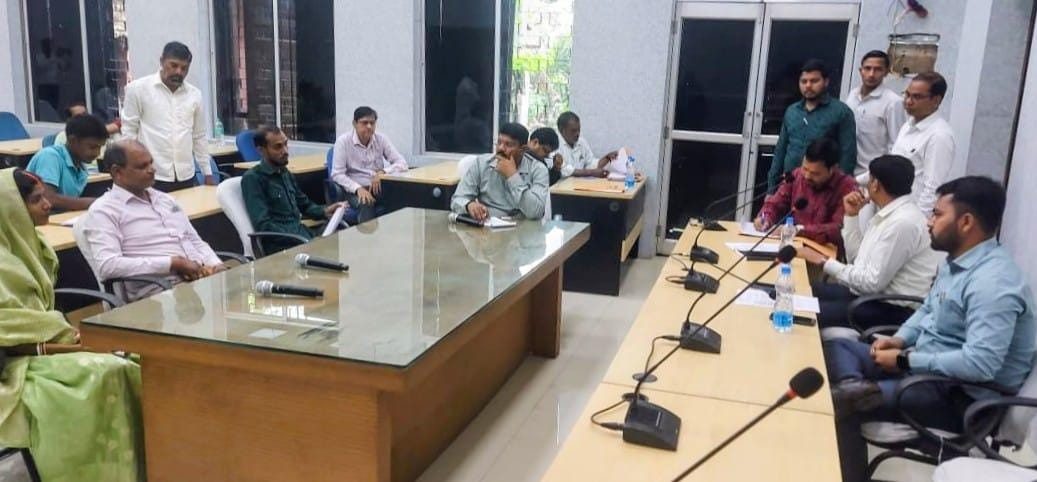 धनबादः निरसा में जिला परिषद की दुकानों की नीलामी, 5.50 लाख तक लगी बोली