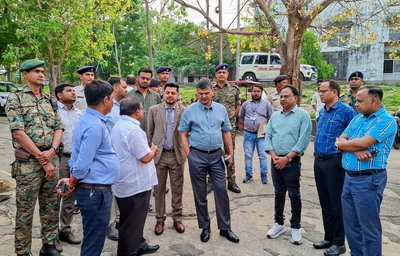 धनबादः SNMMCH में बेड व MBBS सीटें बढ़ाने की तैयारी, मुख्य सचिव ने किया निरीक्षण