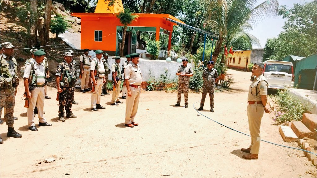 Latehar News : एसपी ने पुलिस पिकेटों का किया निरीक्षण, दिए निर्देश