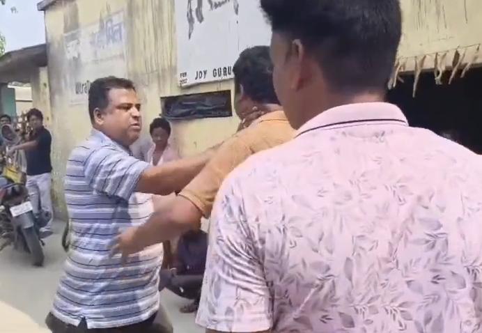 Dhanbad News : कालूबथान में सड़क हादसे के बाद बवाल, मुखिया पति से मारपीट, एक धराया