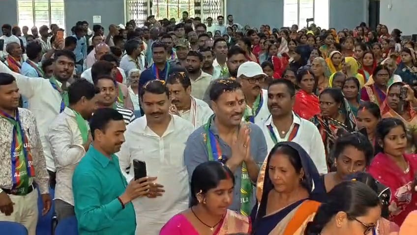 Chatra News : झारखंड में सरकार नहीं, अधिकारी चला रहे शासन- सुदेश महतो
