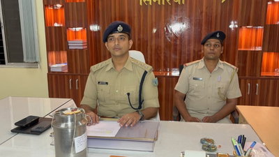 Chatra News :  लावालौंग में 722 ग्राम अफीम जब्त, पुलिस को देख महिला तस्कर फरार