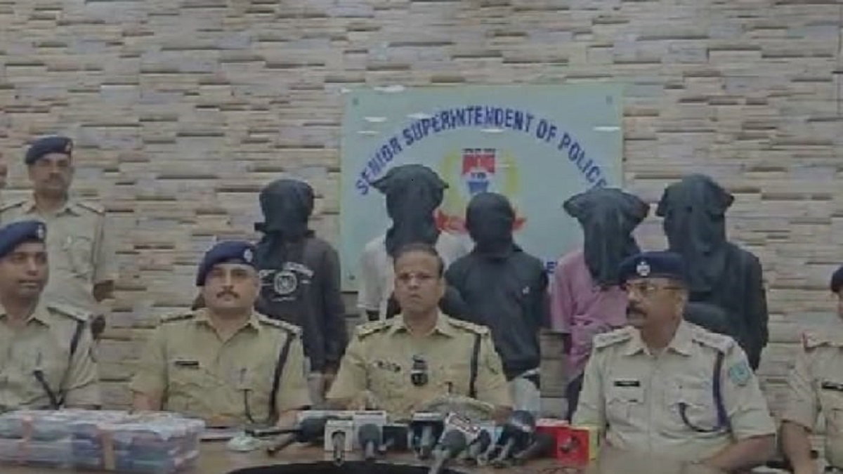 Jamshedpur News : चेन छिनतई व चोरी करने वाले गिरोह का खुलासा, 5 गिरफ्तार