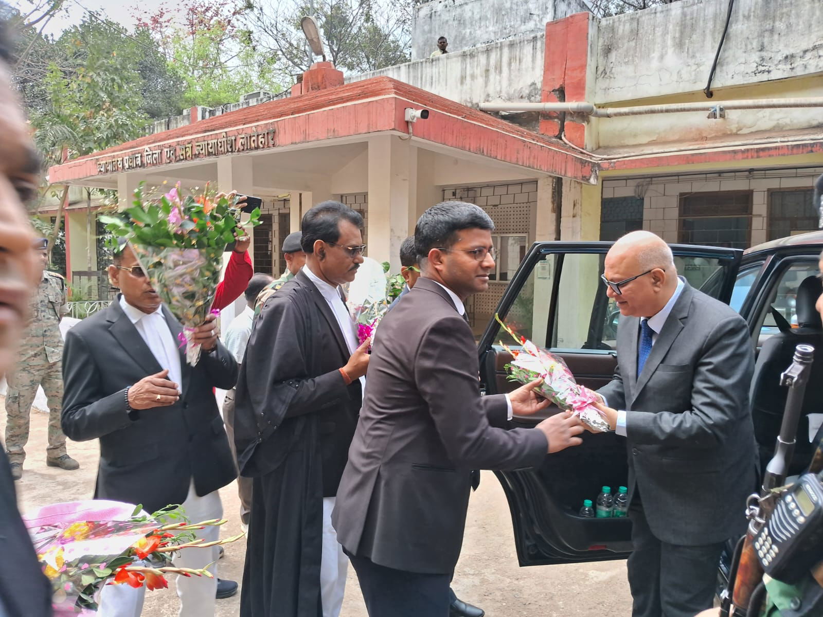 झारखंड हाईकोर्ट के चीफ जस्टिस ने लातेहार सिविल कोर्ट का किया निरीक्षण