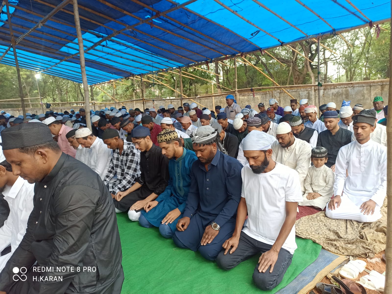 जमशेदपुरः बहरागोड़ा में ईद की धूम, मस्जिदों में उमड़ी नमाजियों की भीड़