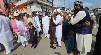 चाईबासाः जिले में हर्षोल्लास के साथ मनी ईद, मस्जिदों में पढ़ी गई नमाज