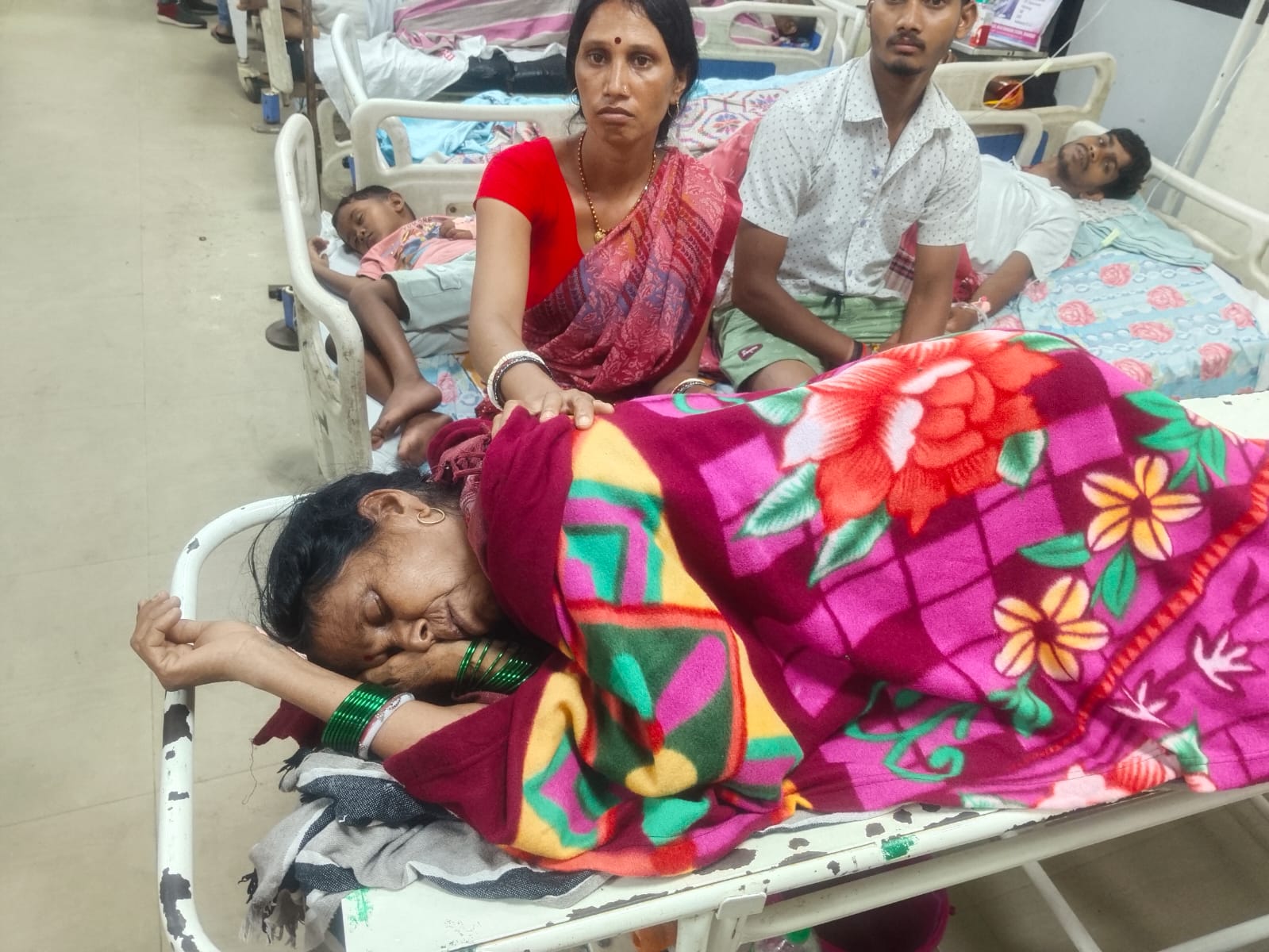 Ranchi News : रिम्स में भोजन पर उठे सवाल, खाने के बाद कई मरीजों को उल्टी-दस्त की शिकायत