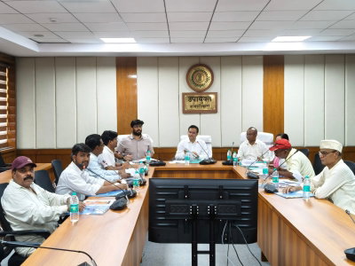 Hazaribagh News : डीसी ने SIR को लेकर राजनीतिक दलों के साथ की बैठक