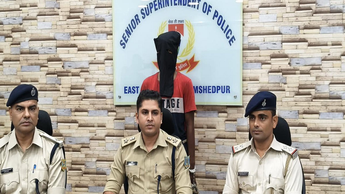 Jamshedpur News : वाहन चोरी का खुलासा, चोरी की बाइक व ऑटो के साथ युवक गिरफ्तार