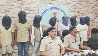 Jamshedpur News : कदमा में जुआ अड्डे पर पुलिस का छापा, 8 लोग गिरफ्तार, नकदी और मोबाइल जब्त