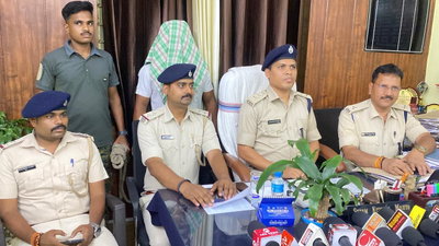 Giridih News : कबरीबाद हिंसा में पुलिस पर पथराव व तोड़फोड़ करने का आरोपी गिरफ्तार