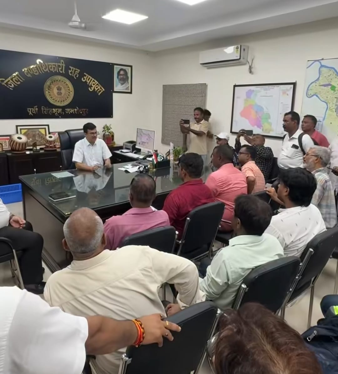 Jamshedpur News : फर्जी पत्रकारों व ‘प्रेस’ लिखे वाहनों पर होगी कार्रवाई- डीसी