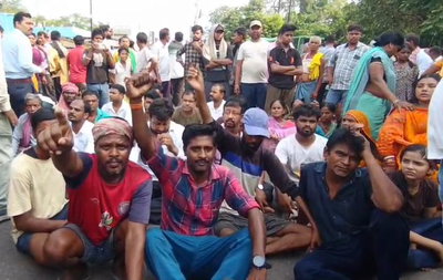 Dhanbad News : हत्या के विरोध में फूटा गुस्सा, लोगों ने धनबाद-झरिया मार्ग घंटों जाम रखा