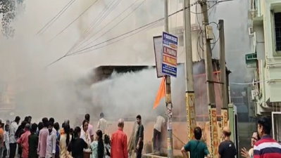 Jamshedpur News : सोनारी मंदिर परिसर में पुआल में लगी आग, अफरा-तफरी
