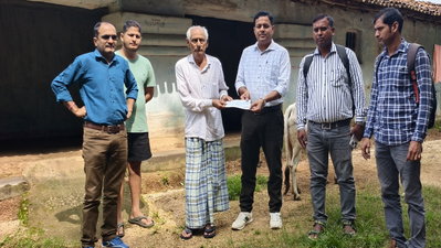 Gumla News : जंगली हाथी के हमले में मृतक के परिजनों को मिला चार लाख मुआवजा