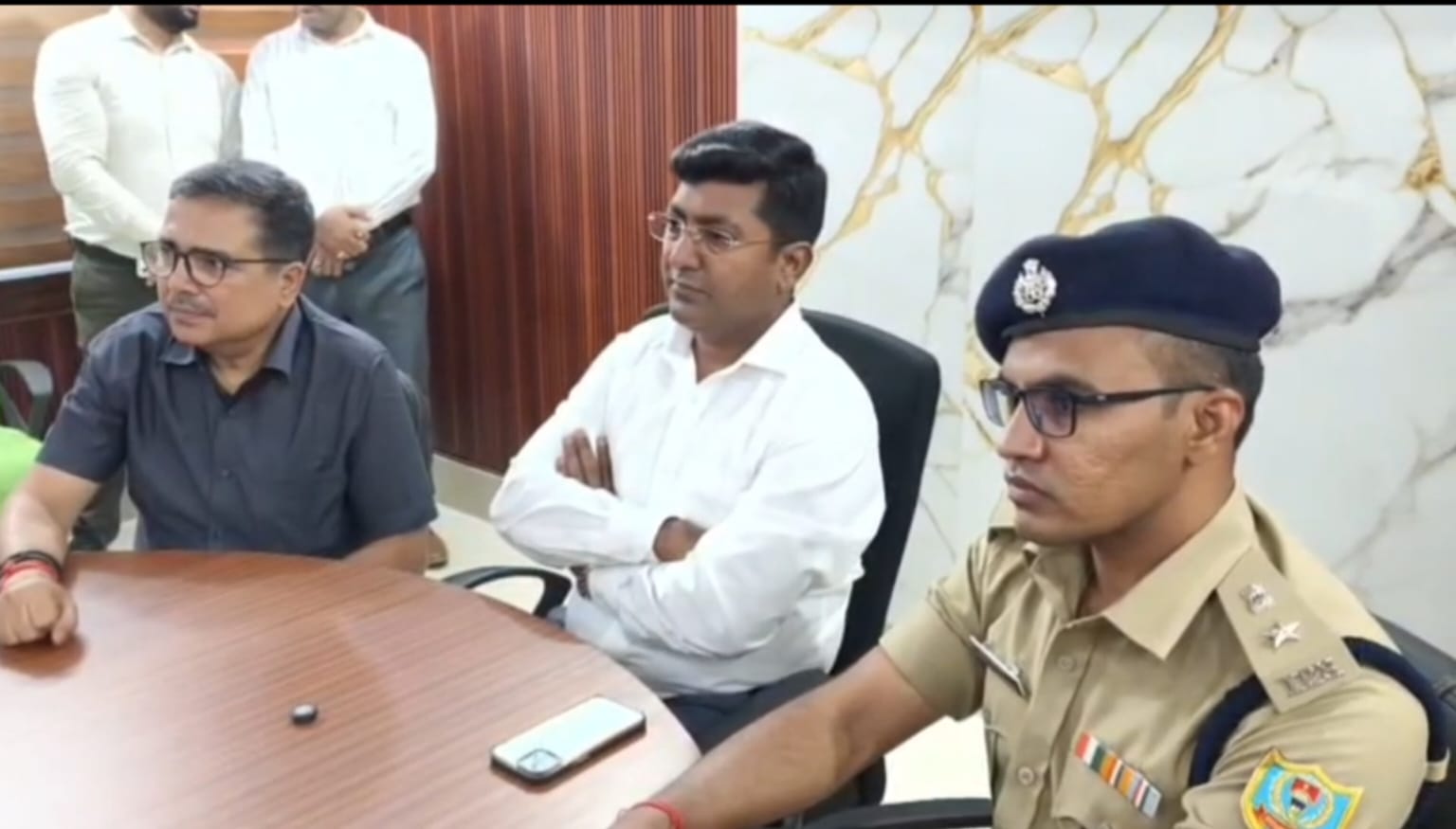 Bokaro News : परिवहन सचिव ने डीटीओ कार्यालय का किया निरीक्षण, वहां की स्थिति देख हुए नाराज