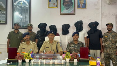 Chatra News : NCB अधिकारी बन यात्री बस में की थी लूटपाट, थार के साथ 5 लुटेरे गिरफ्तार