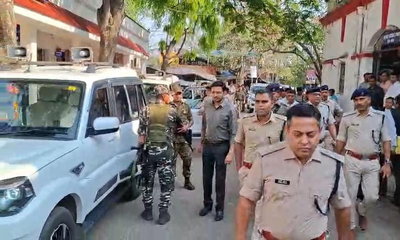 धनबादः रामनवमी को लेकर पुलिस का फ्लैग मार्च, सिटी एसपी रहे मौजूद