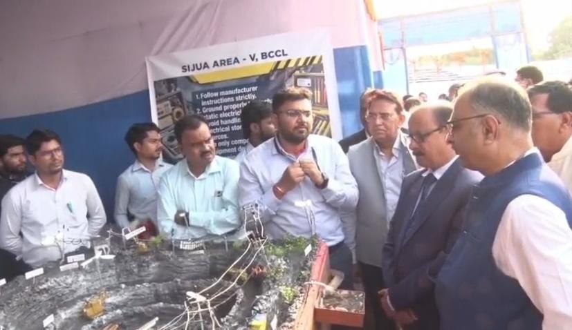 धनबादः खान सुरक्षा समारोह में  31 स्टॉलों पर दिखी आधुनिक तकनीक