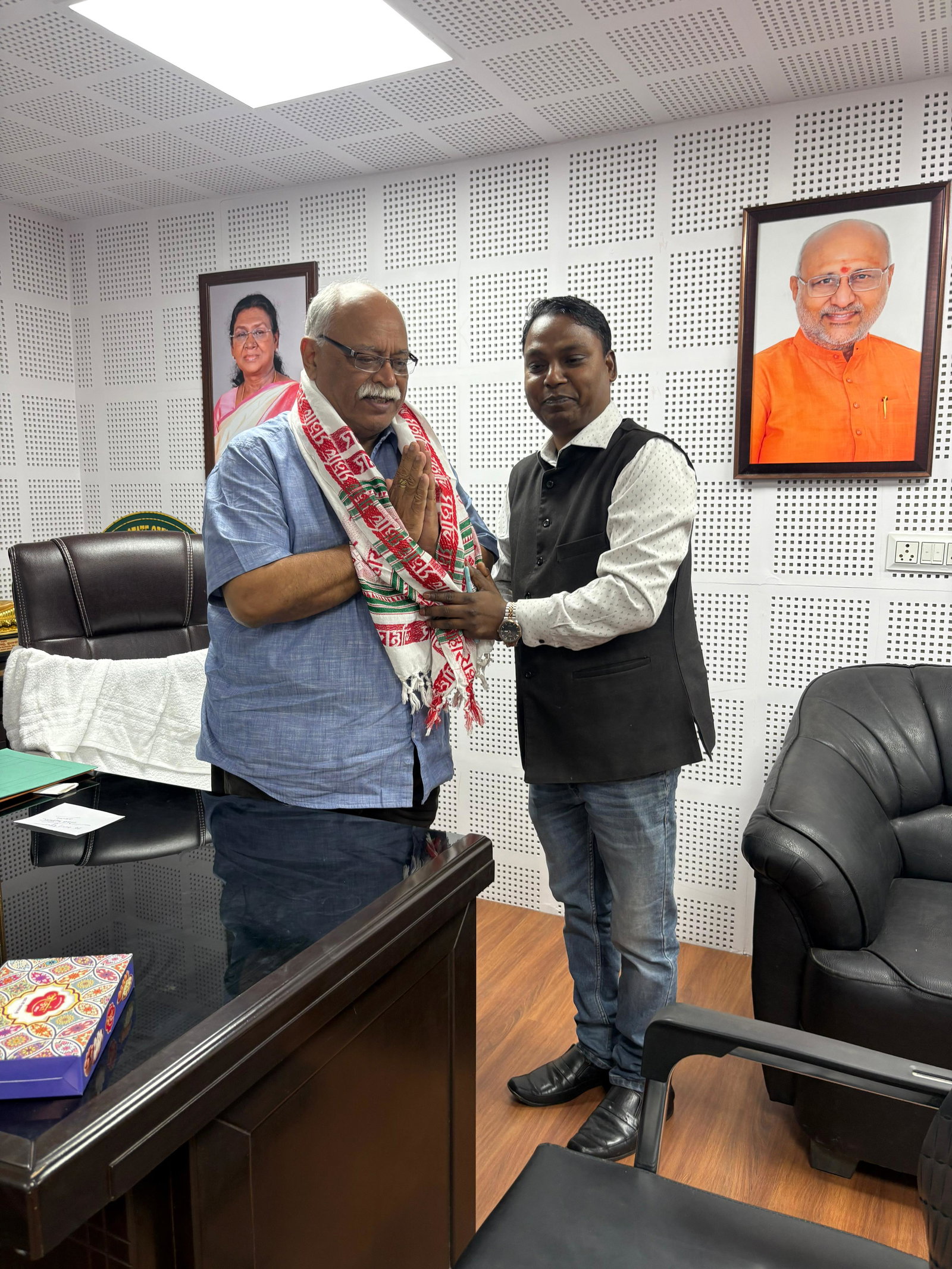 रामगढ़ः झारखंड स्टेट ओपन यूनिवर्सिटी के कुलपति अभय सिंह से मिले नोडल अधिकारी