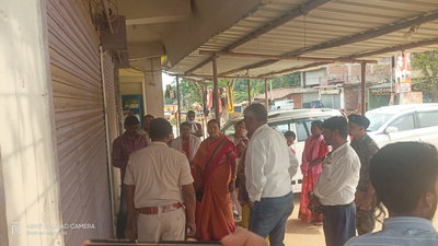 गुमलाः चैनपुर में अवैध क्लीनिक पर प्रशासन का शिकंजा, सिविल सर्जन ने की जांच