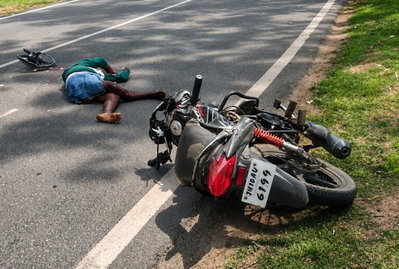 Jamtara News : तेज रफ्तार वाहन की टक्कर से बाइक सवार युवक की मौत