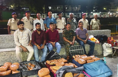 Ramgarh News : टाटा-जम्मूतवी ट्रेन से 88 किलो गांजा जब्त, तीन तस्कर गिरफ्तार