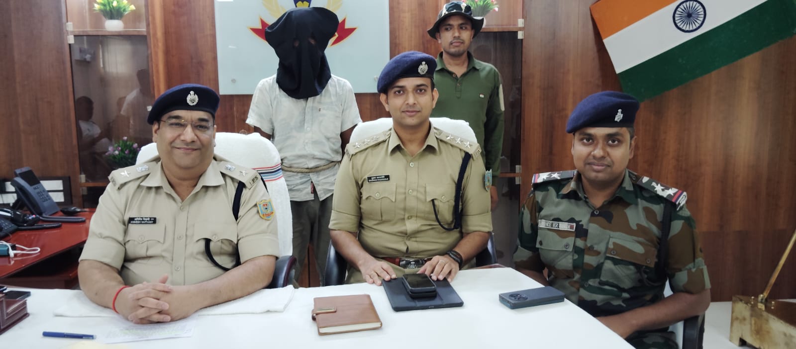 Chatra News : चतरा में बरामद एक करोड़ का अफीम-डोडा को बिहार भेजने की थी तैयारी- एसपी