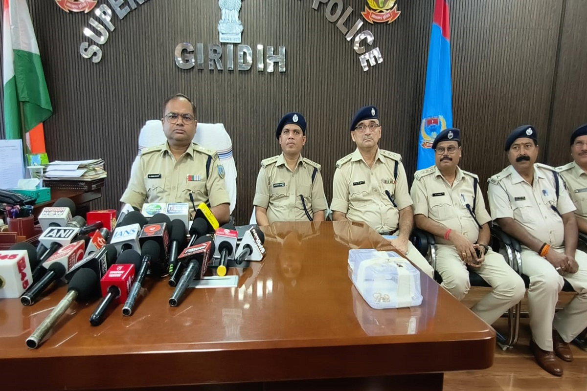 Giridih News  : चेन छिनतई की 2 घटनाओं का खुलासा, दोनों चेन बिहार से बरामद