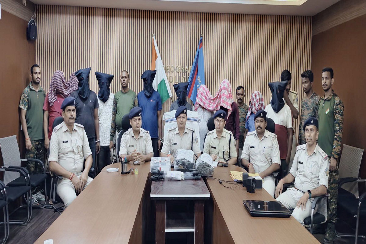 Deoghar News : फर्जी पुलिस बन लूटपाट करने वाले गिरोह का खुलासा, 10 गिरफ्तार