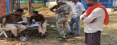 चक्रधरपुरः रेलवे गार्ड बैरक के पास बुजुर्ग ने लगाई फांसी