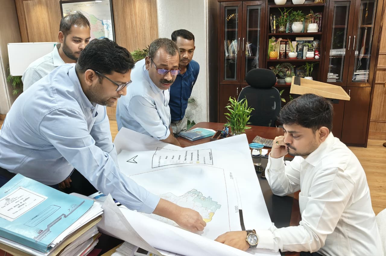 झरिया के अग्नि प्रभावितों को वस्त्र उद्योग से मिलेगा रोजगार, NTC की टीम ने किया दौरा