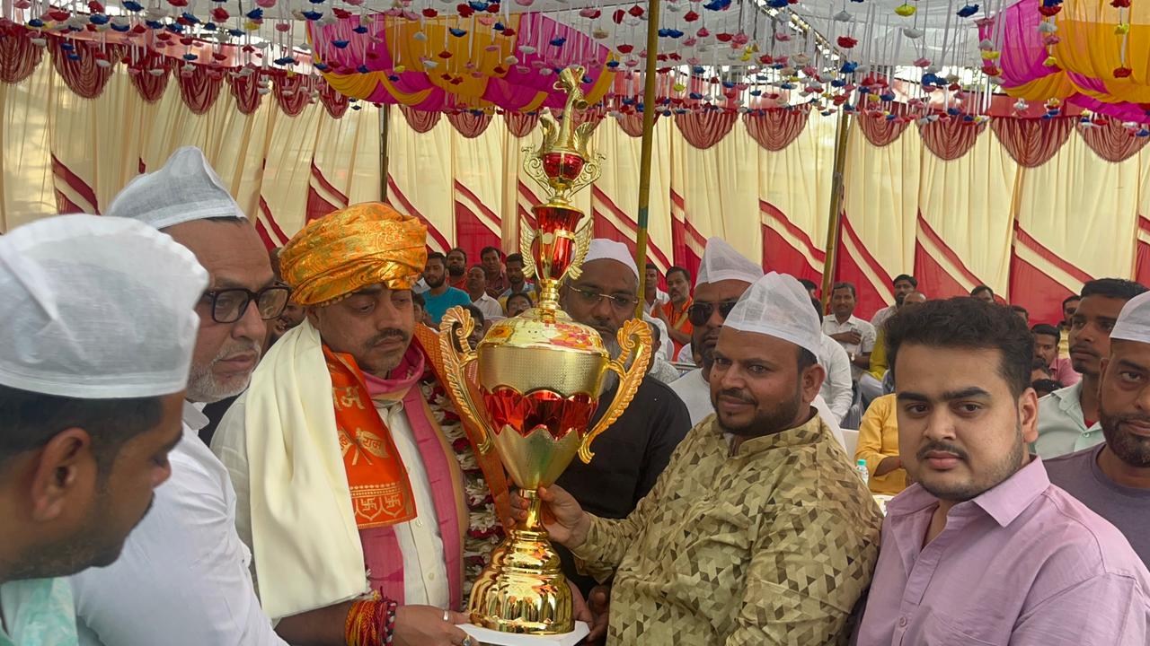 पलामूः रामनवमी पर सौहार्द की मिसाल, मुस्लिम समाज ने हिंदुओं को किया सम्मानित