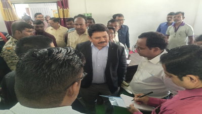 Jamtara News : आयुक्त ने SIR सुनवाई प्रक्रिया का लिया जायजा, काम में तेजी लाने का निर्देश