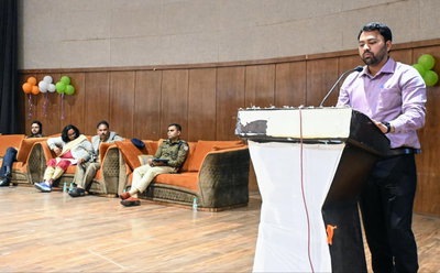 धनबादः मैट्रिक-इंटर परीक्षा को लेकर प्रशासन अलर्ट, हॉल में मोबाइल व इलेक्ट्रॉनिक गैजेट्स ले जाने पर रोक