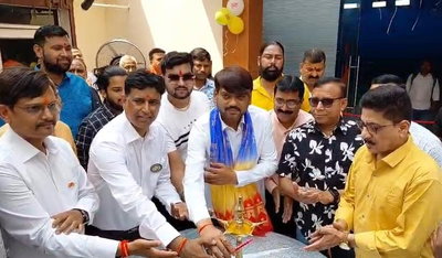 धनबादः 99G स्पोर्ट्स का शुभारंभ, मेयर संजीव सिंह ने बैडमिंटन कोर्ट का किया उद्घाटन